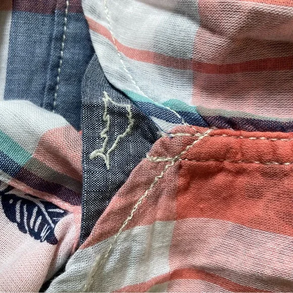 Tommy Bahama mens short sleeve shirt, double fauna
100% cotton - Picture 10 of 15